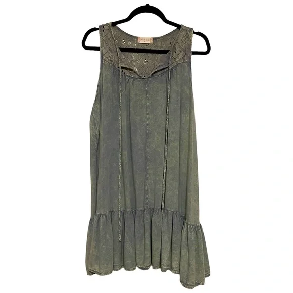 green emerald velvet dress ANTHRO EXQUISE MERYL POLKA DOT MIDI DRESS